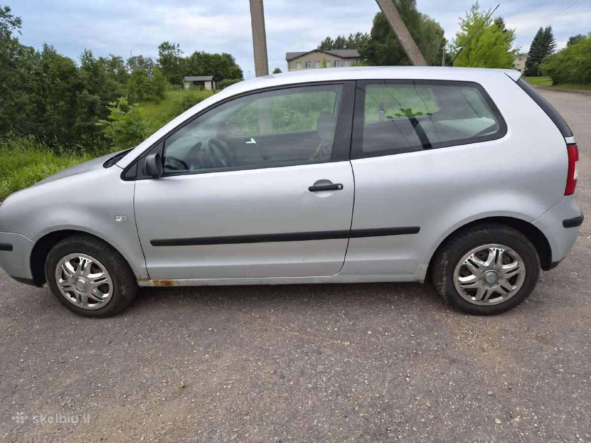 Nedidelis, ekonomiškas smagus automobilis.