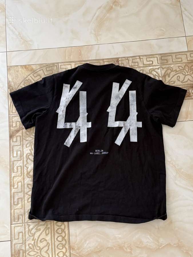 44 Label Group juoda maikė