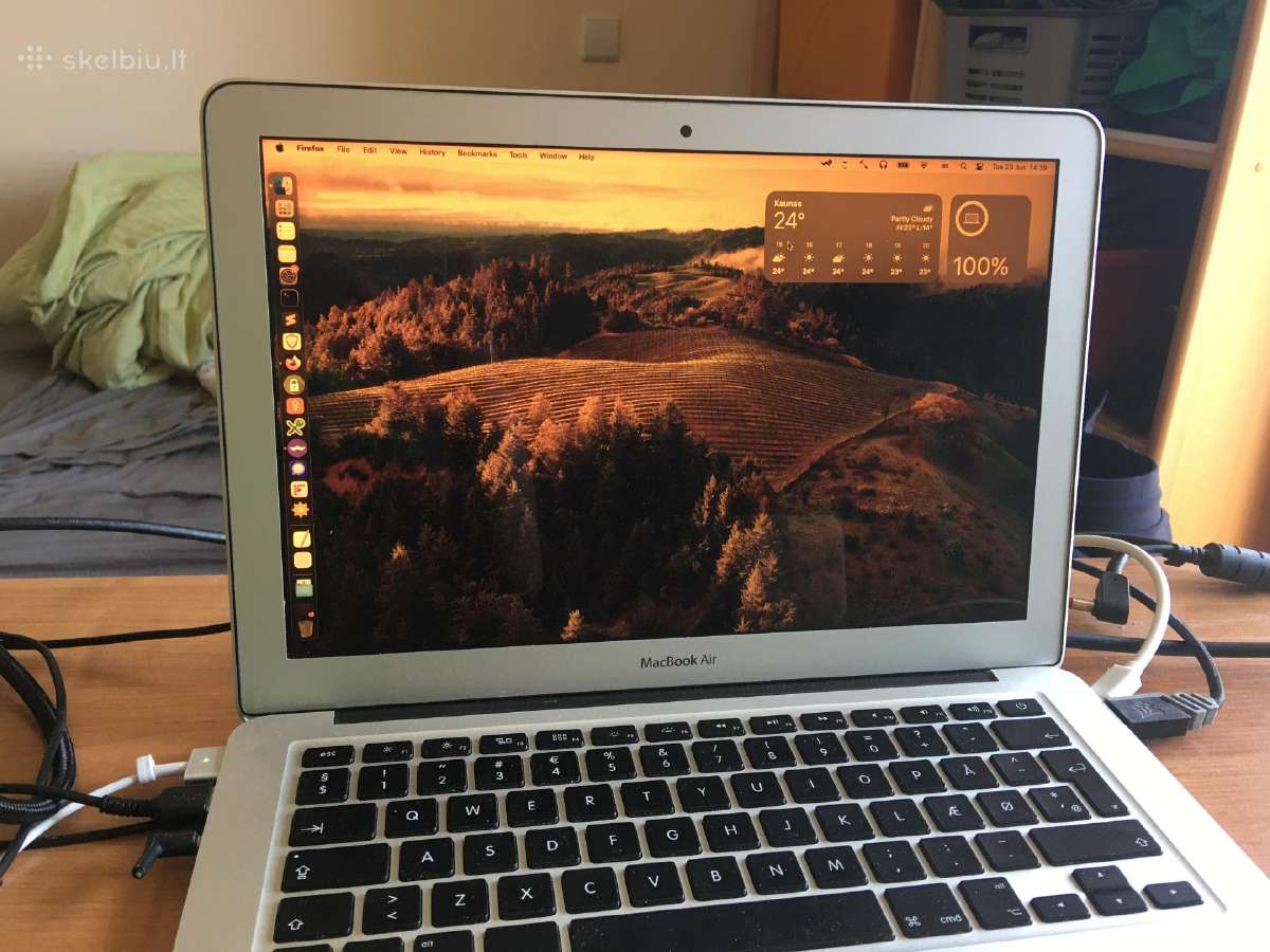 Puikios būklės MacBook Air 2017 13" mokslui ir kt.