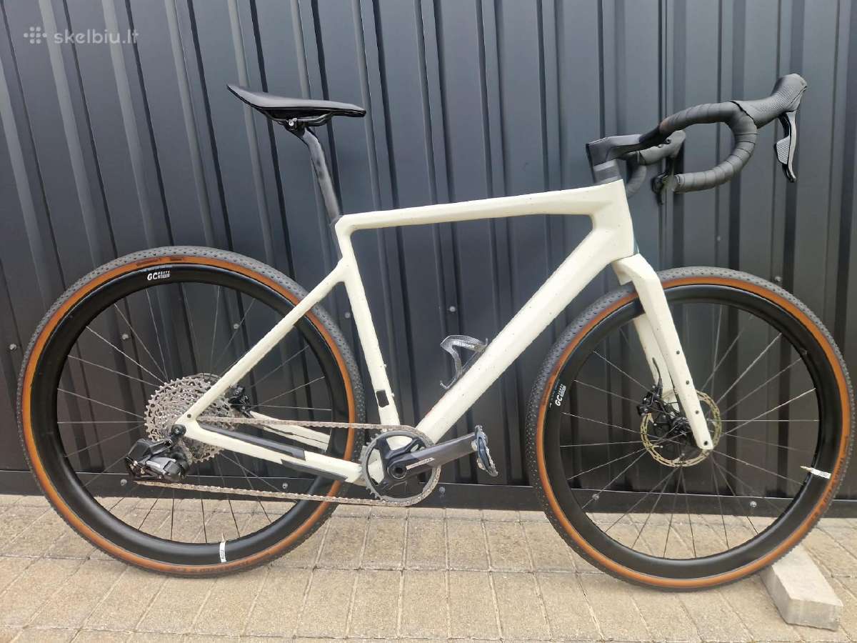 Gravel Backroad Force AXS XPLR 1x12