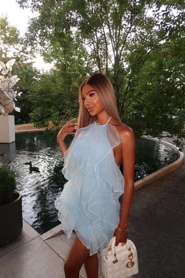 Ariadna latina hot