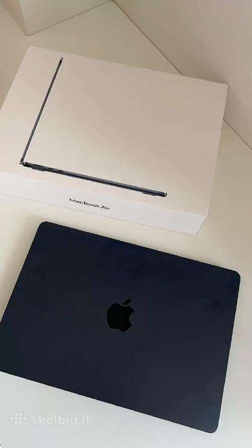 MacBook Air M4 13inch 16/256 su garantija