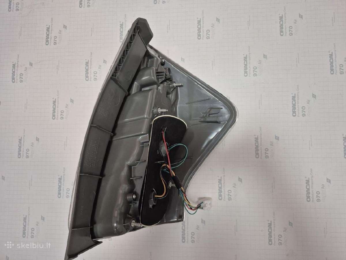 Toyota Prius Plus 2012-2015 galiniai žibintai - nuotraukos Nr. 6