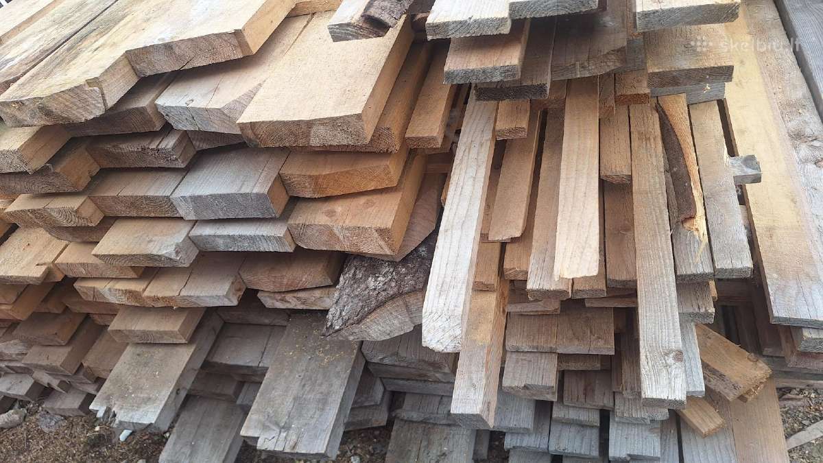 Parduodu sausą mediena yra apie 7.5kūbo