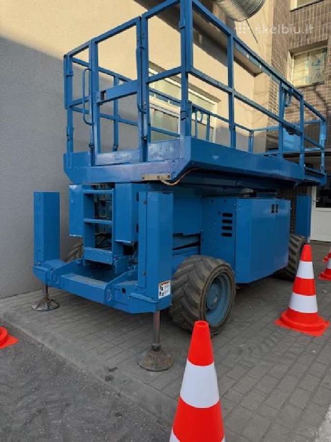 Žirklinis keltuvas 12 m. Dyzelinis Genie 3369
