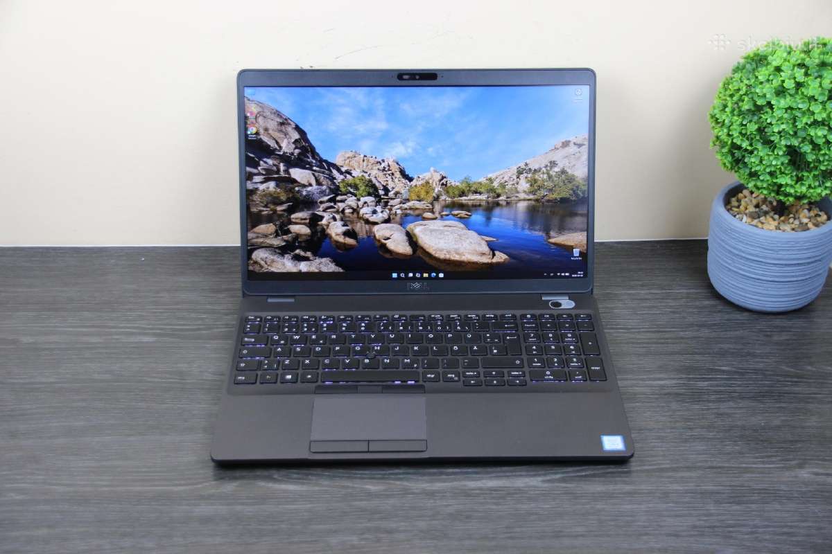 Dell Latitude 5500 i5 16gb 256gb SSD fhd sviec kla