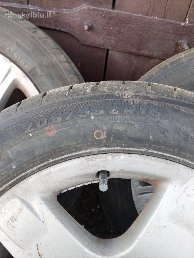 Mazai naudotos padangos su lietais ratais205/55 R - nuotraukos Nr. 2