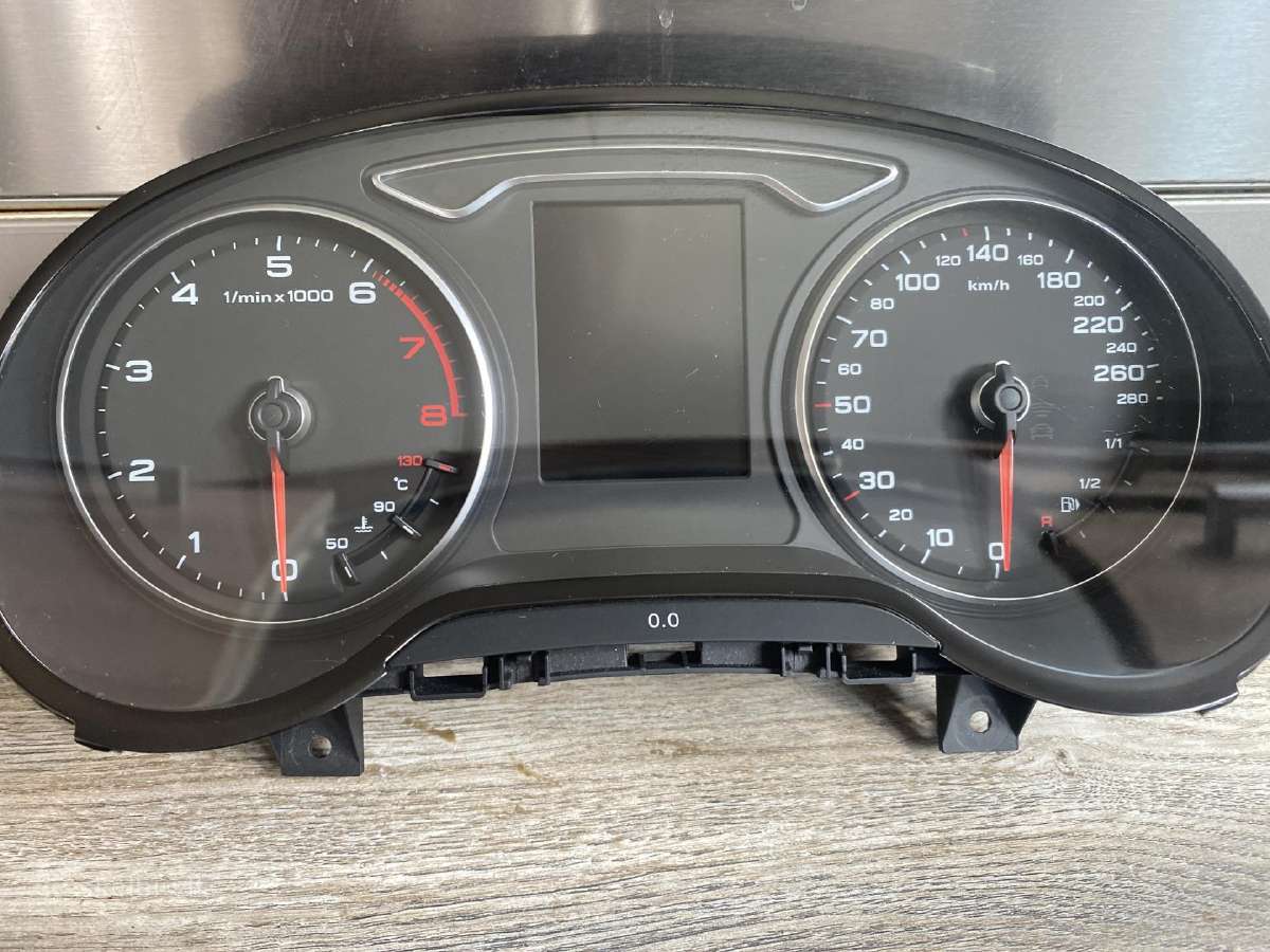Audi a3 spidometras/prietaisu skydelis