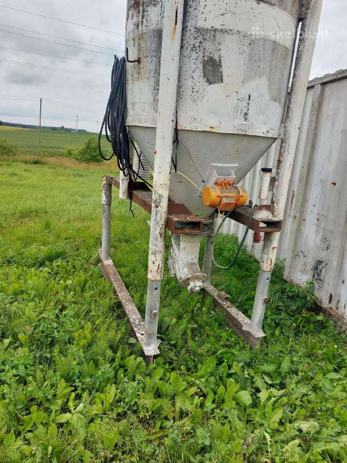 Maišymo silosas su sraigtu ir elektros varikliu Be