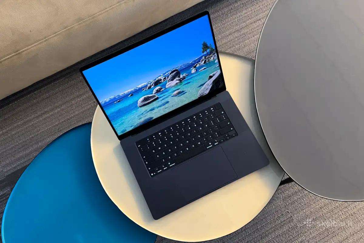 MacBook Pro 16 M5 Max, 128gb RAM, 2tb, Nano displ