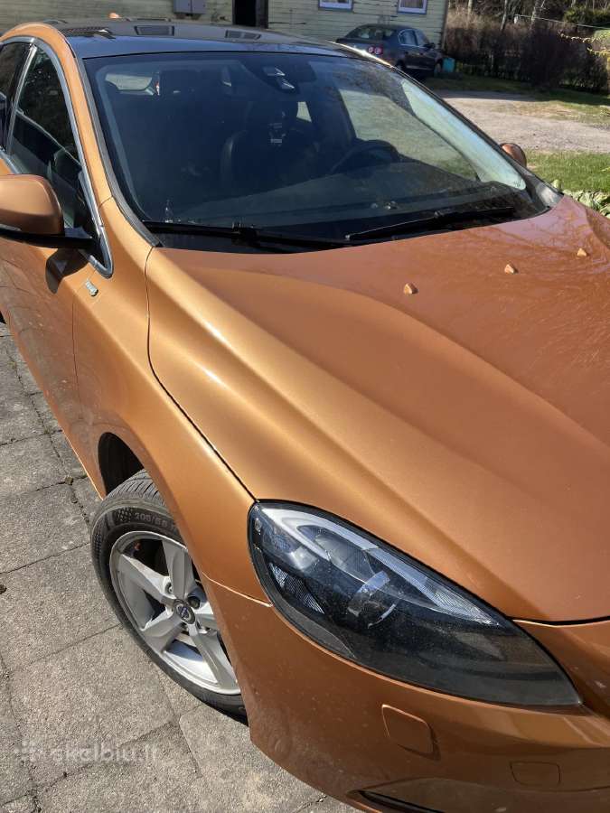 Volvo v40 2013