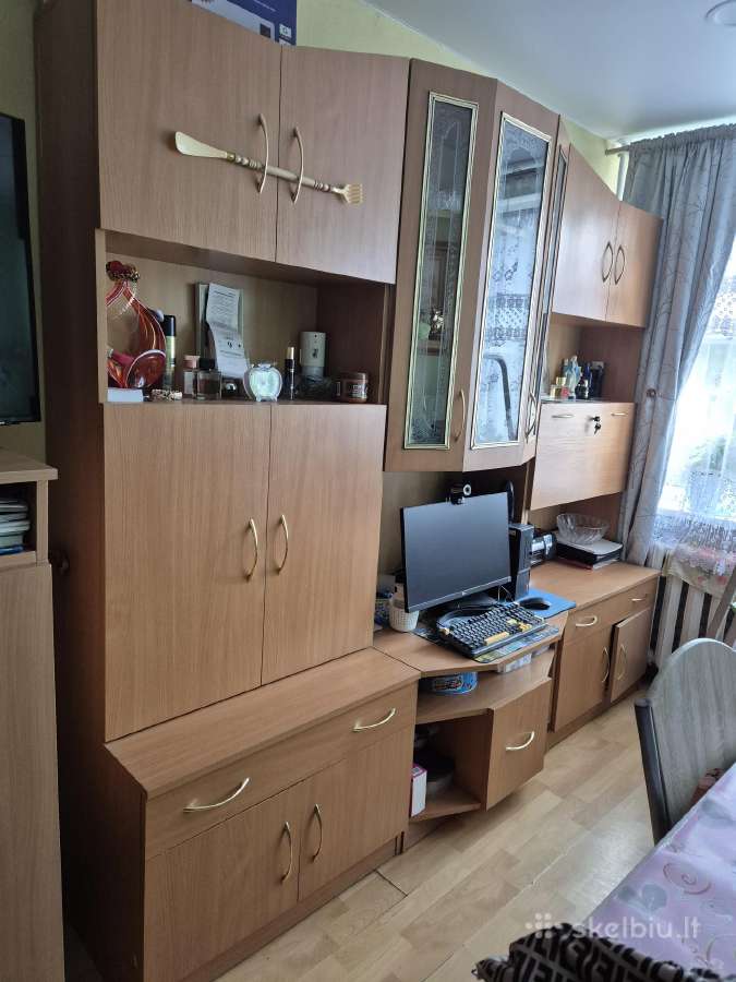 Dovanojami baldai,sekcija,spinta ir komoda.