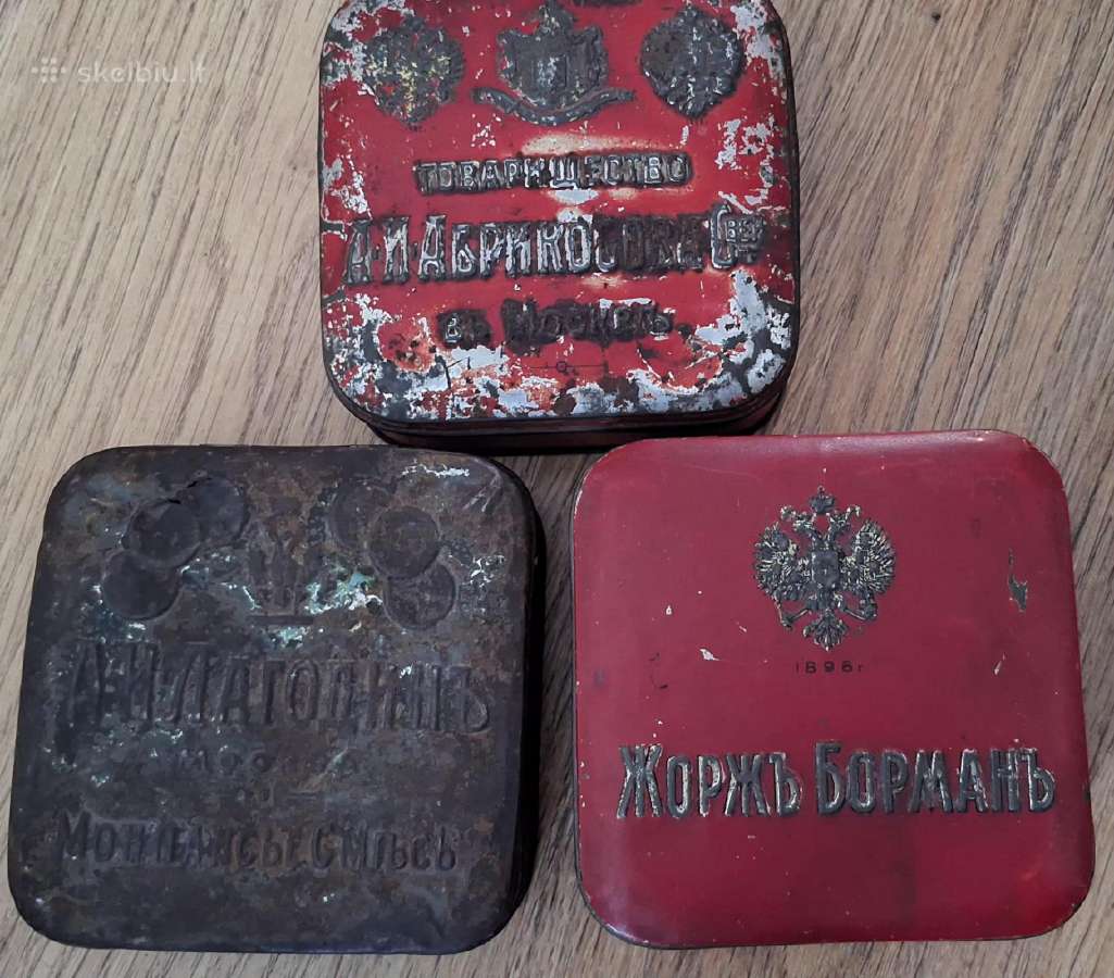 Carines rusijos saldainiu/sausainiu dežutes.