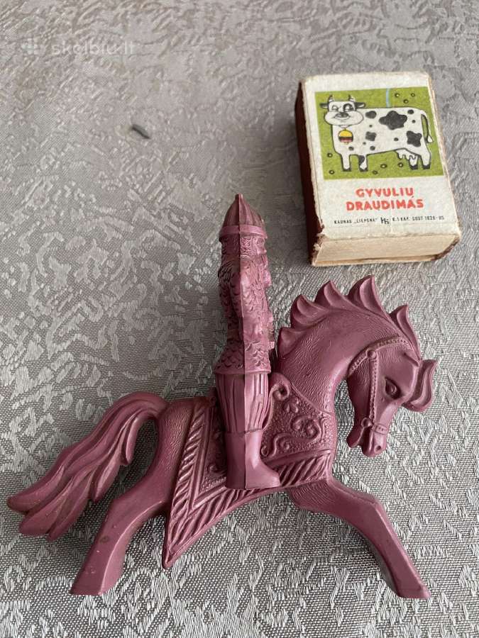 Kareiveliai tarybiniai guminiai 8€ - nuotraukos Nr. 3