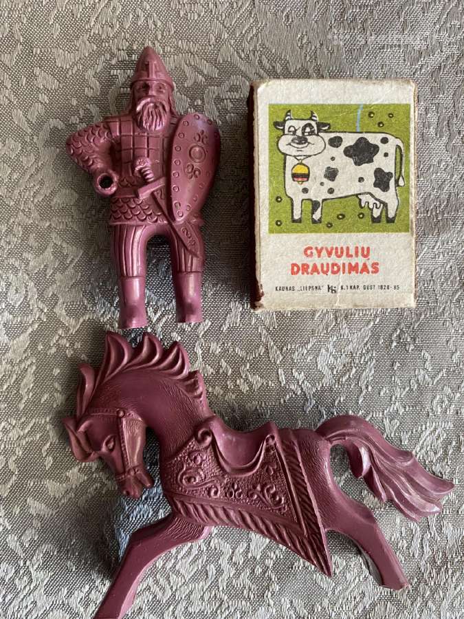 Kareiveliai tarybiniai guminiai 8€ - nuotraukos Nr. 4