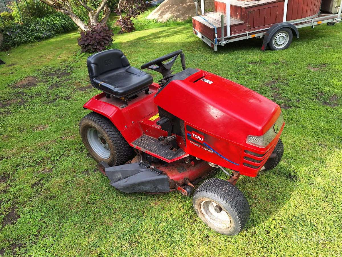 Toro Wheel Horse 265 sodo traktoriukas
