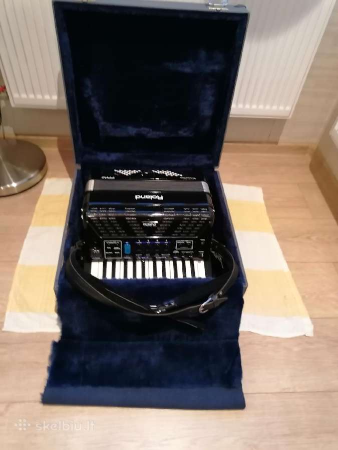 Akordeonas Roland Fr 1x Bk