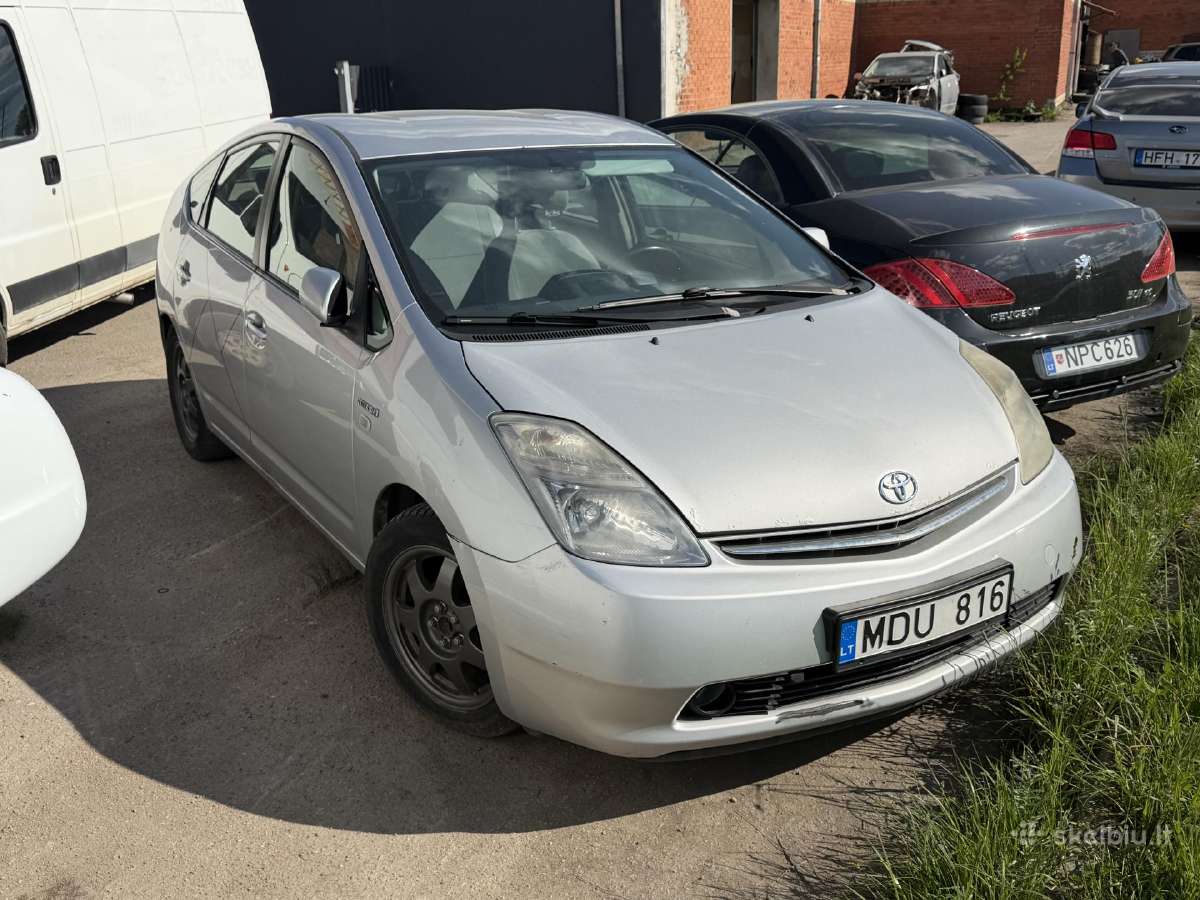 Toyota Prius nuoma / Rent - nuotraukos Nr. 8