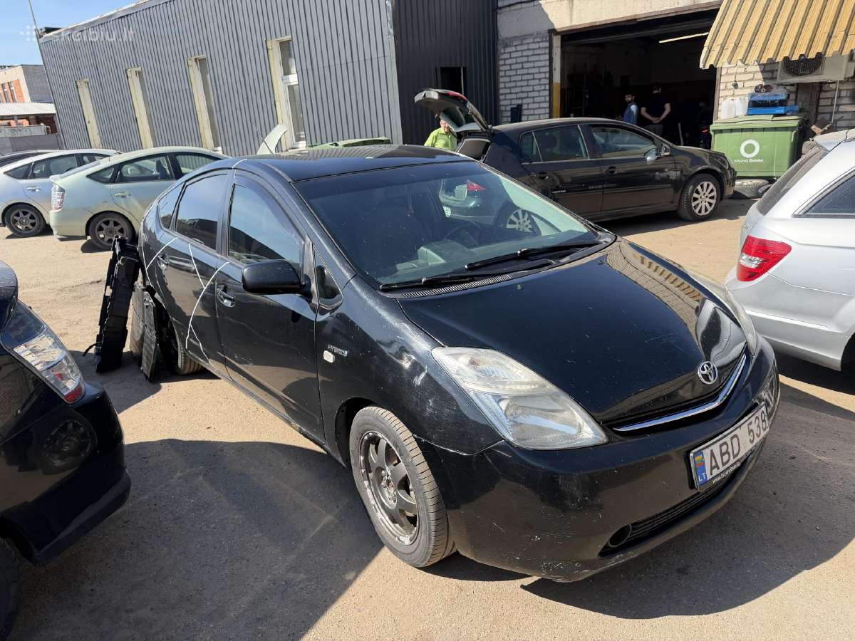 Toyota Prius nuoma / Rent - nuotraukos Nr. 9