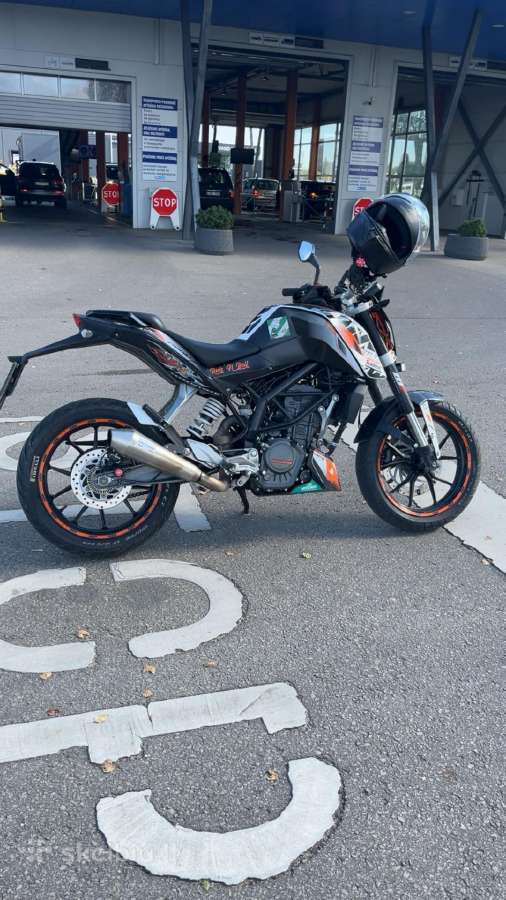 KTM duke 125
