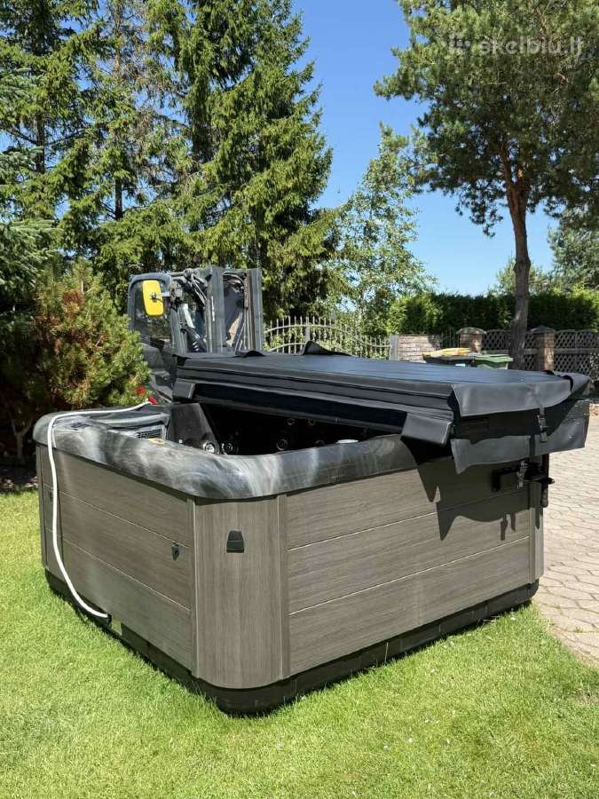 Sūkurinė vonia Jacuzzi