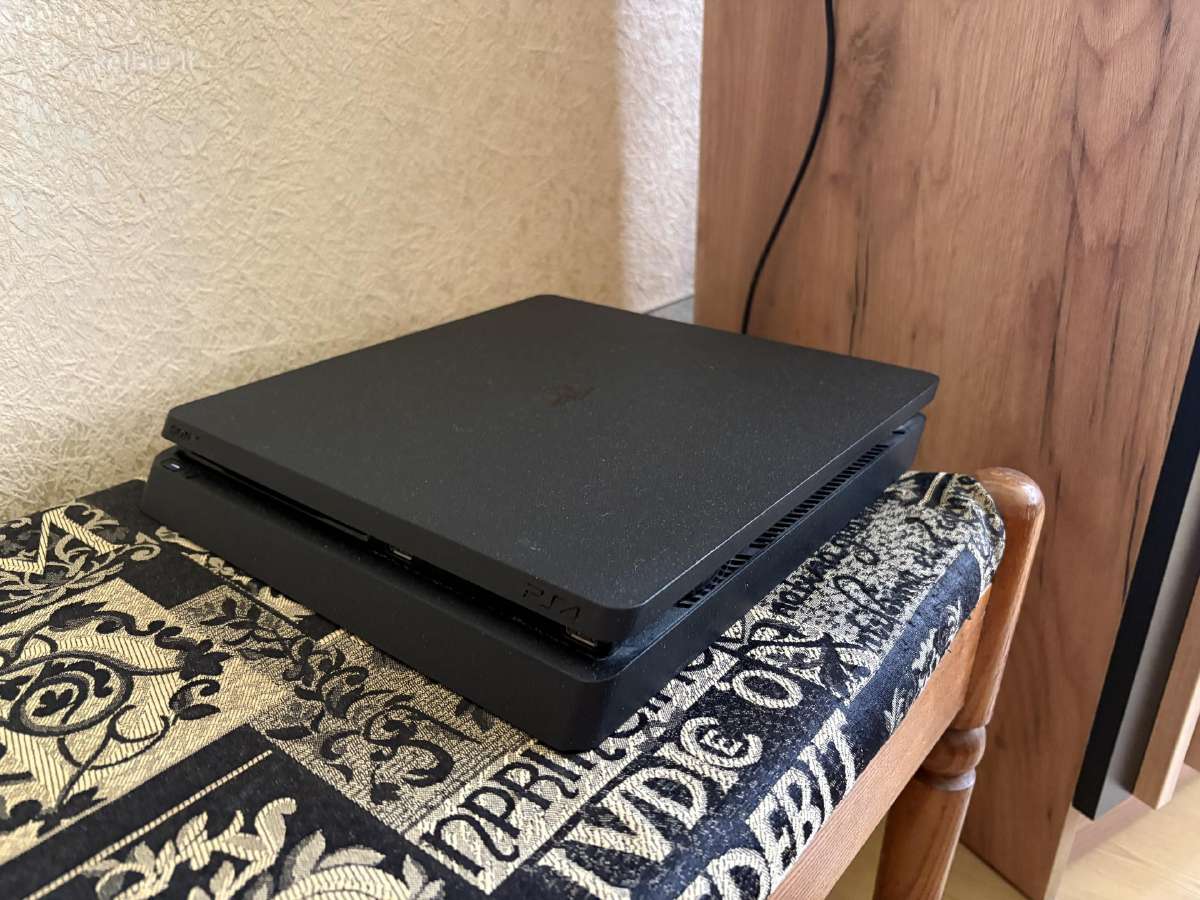 Playstation 4 Slim 500gb du pulteliai su Nba 2k24