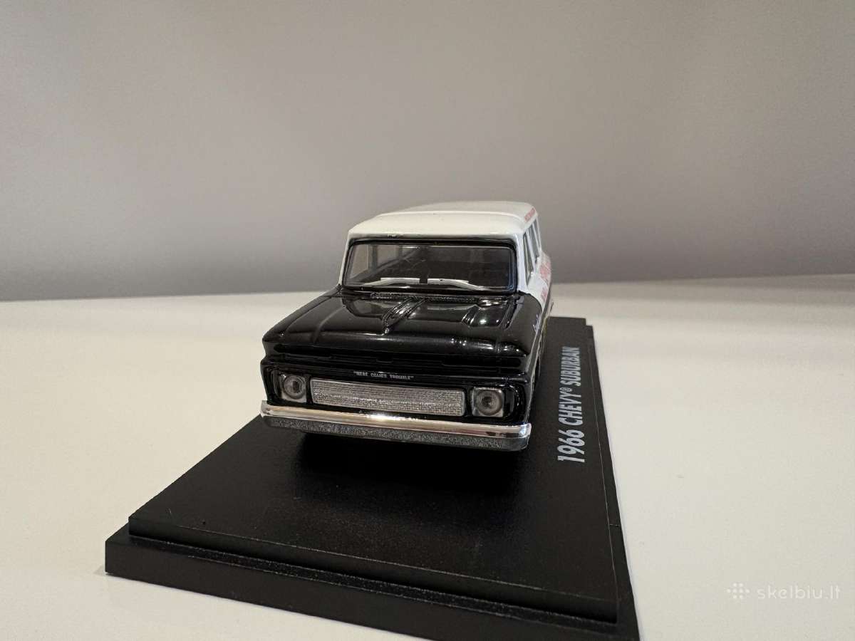 Chevy Suburban - nuotraukos Nr. 2