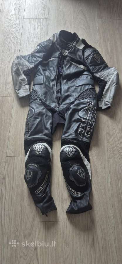 Arlen Ness vientisas odinis moto kombinezonas
