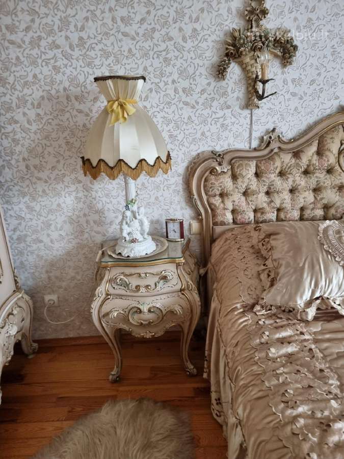 Silik dvigulė lova su spintutėmis ( Italija)