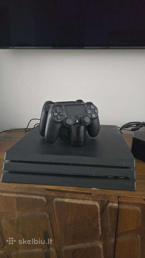 Sony Playstation 4 Pro 2tb žaidimų konsolė