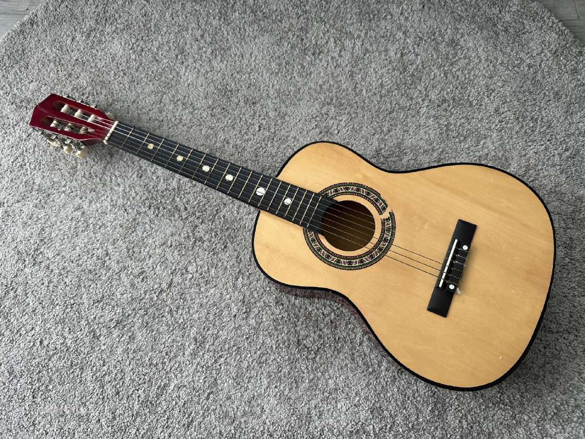 Parduodama 1/2 dydžio (34") klasikinė gitara