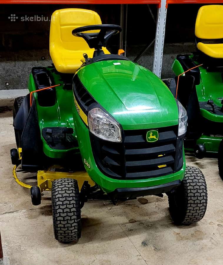John deere E140
