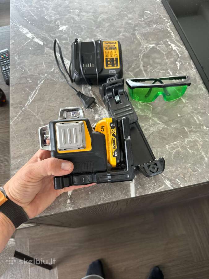 Nivelyras Dewalt Dce089d1g, 0- 360