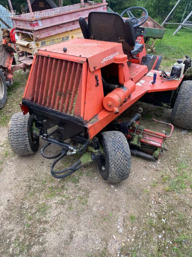 Jacobsen traktorius 4x4 pjovimo plotis 2,5 metro - nuotraukos Nr. 3