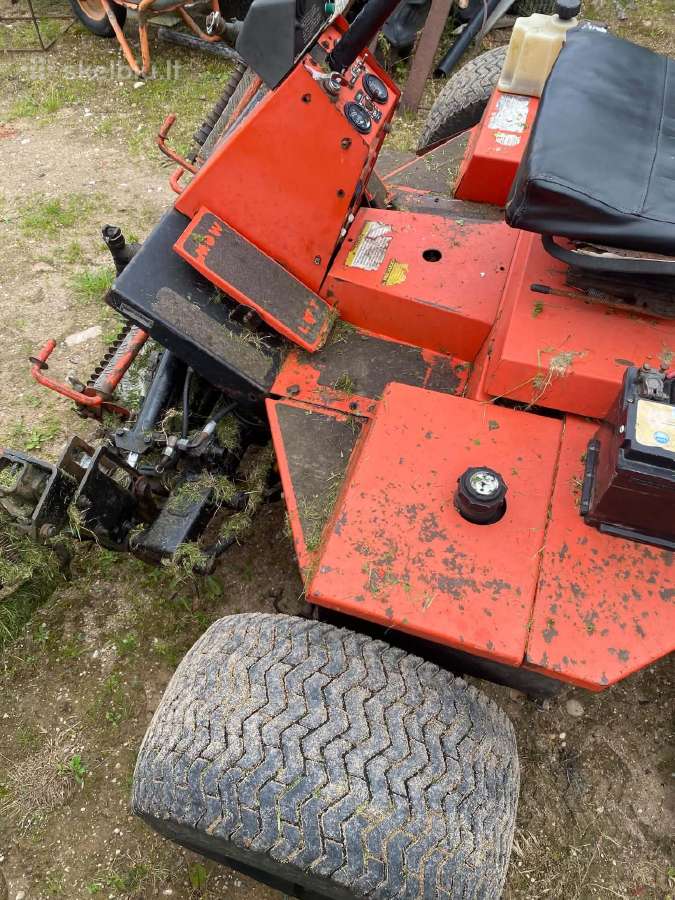 Jacobsen traktorius 4x4 pjovimo plotis 2,5 metro - nuotraukos Nr. 4