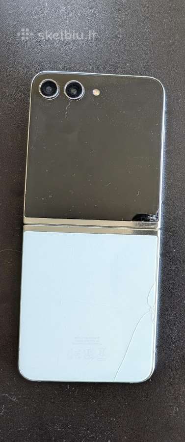 Daužtas Samsung Z Flip 5 su gamykline garantija