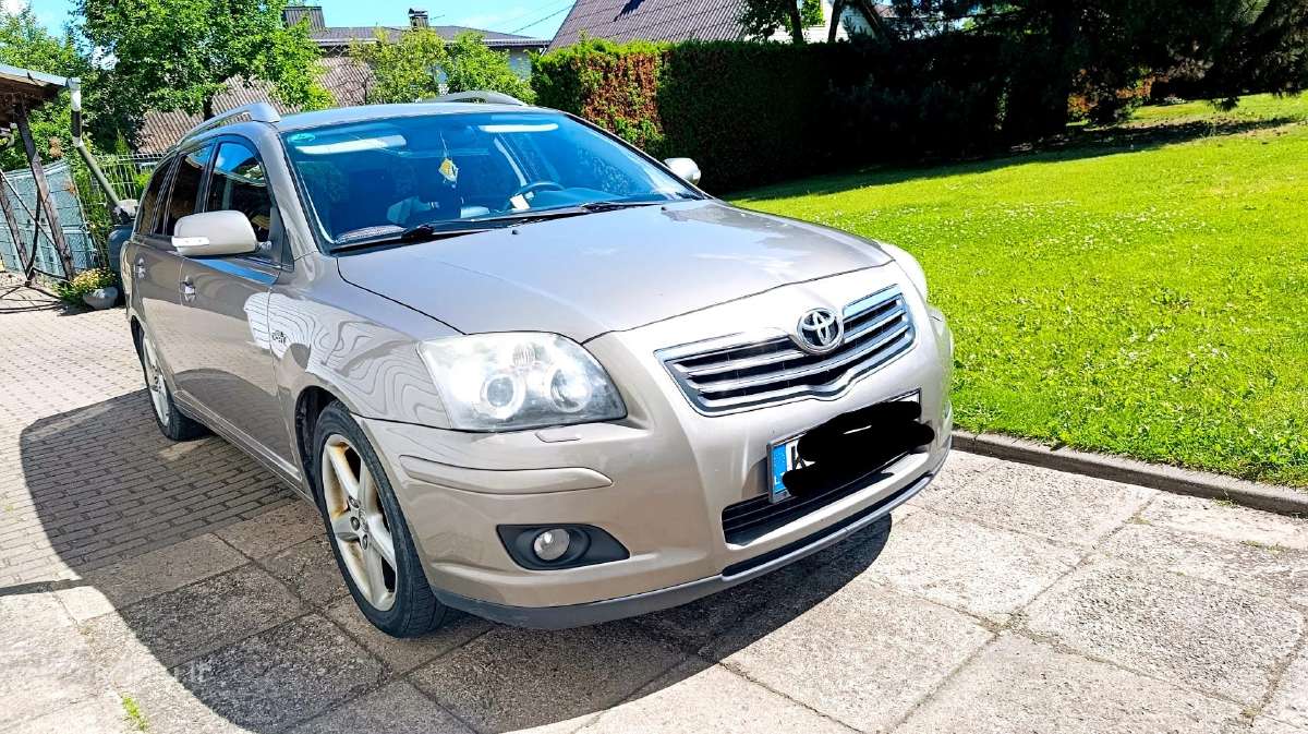 Toyota Avensis 2.2l Turbo dyzelis 130kw. 2006m.