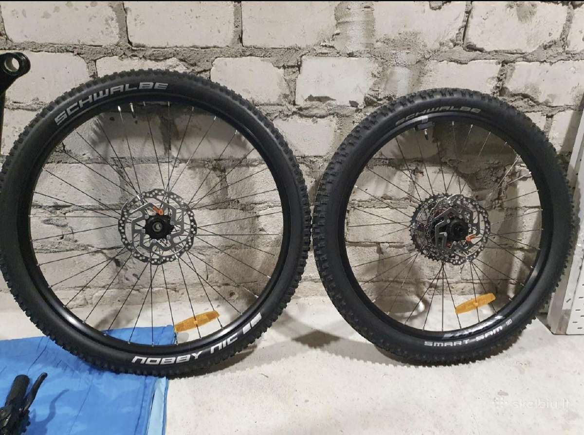 Praktiškai naujos e-MTB padangos su kameromis
