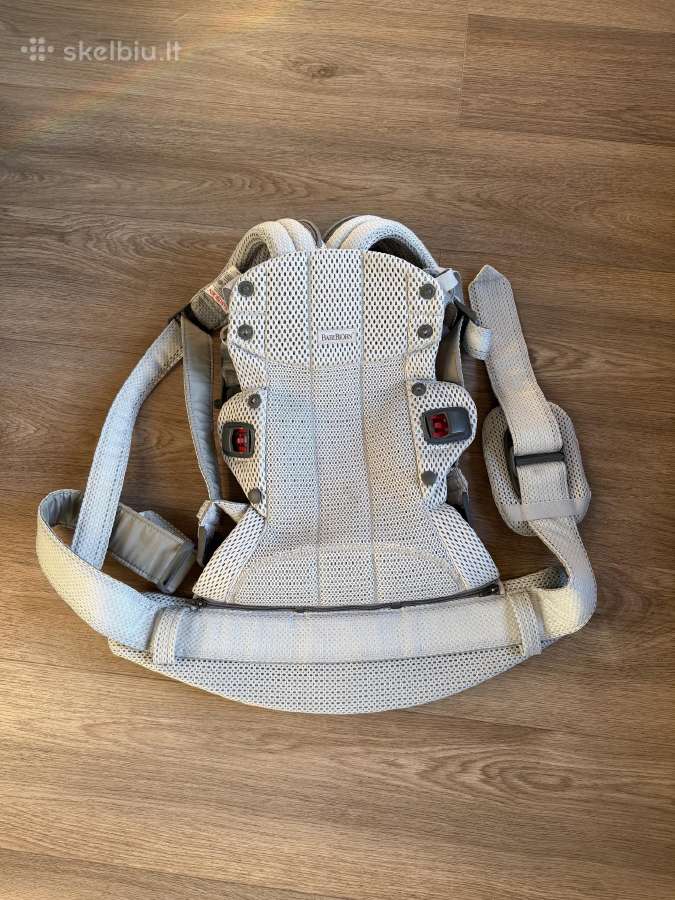 Nauja Babybjorn nešynė