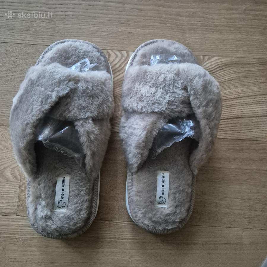 Naujos naminės šlepetės