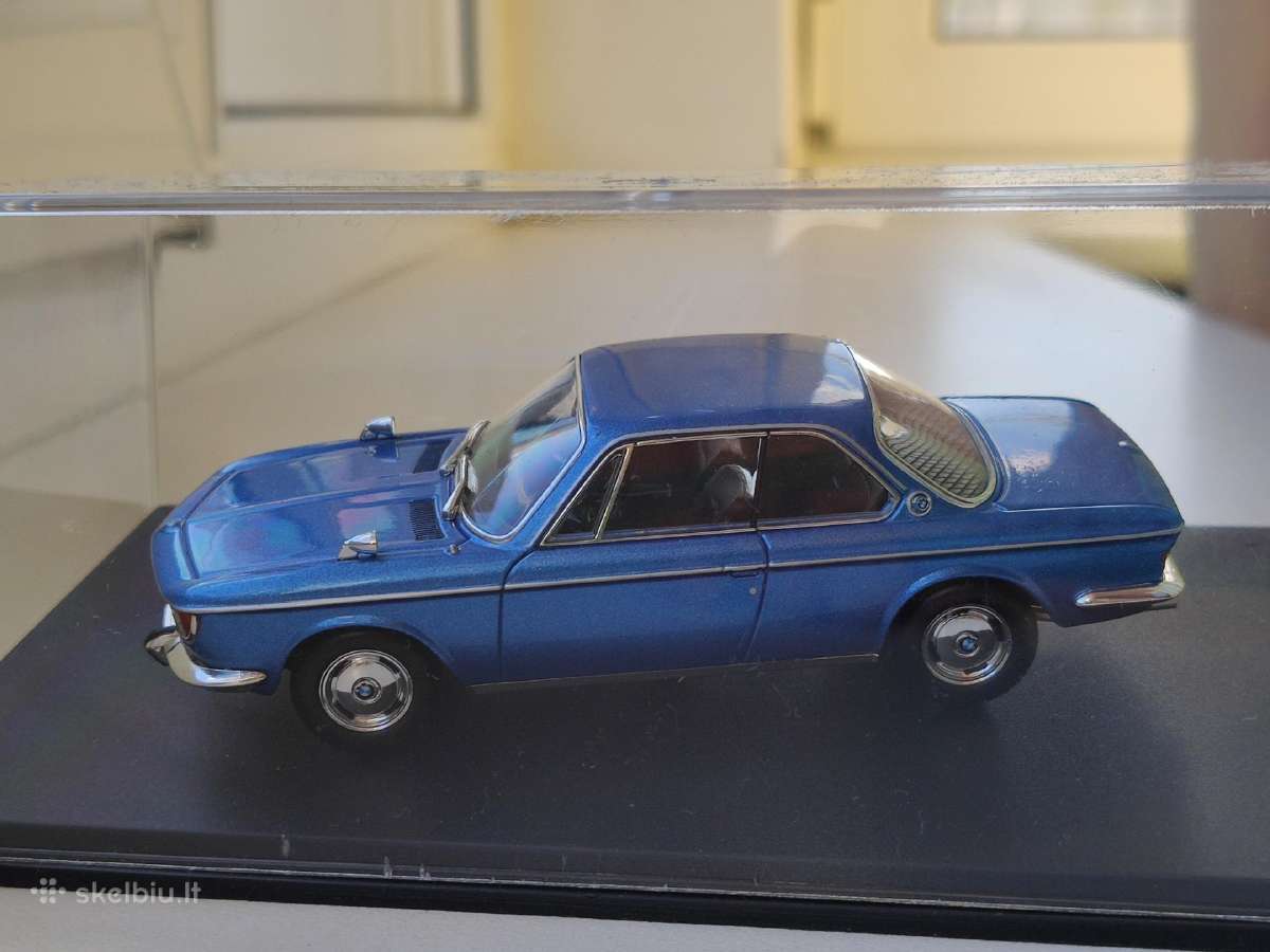 1:43 bmw 2000 cs minichamps