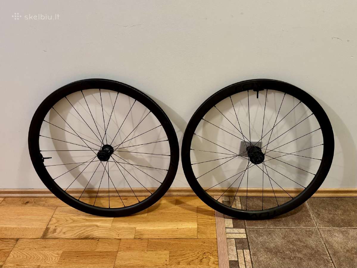 Specialized Rapide C38 karboniniai ratai