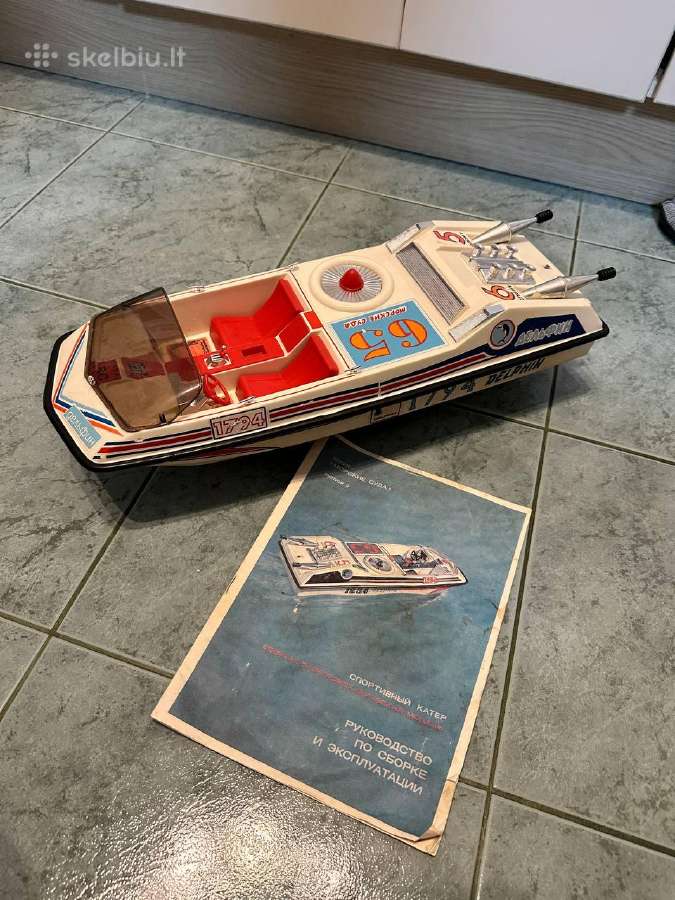 Vintazinis RC laivas "Delphin"
