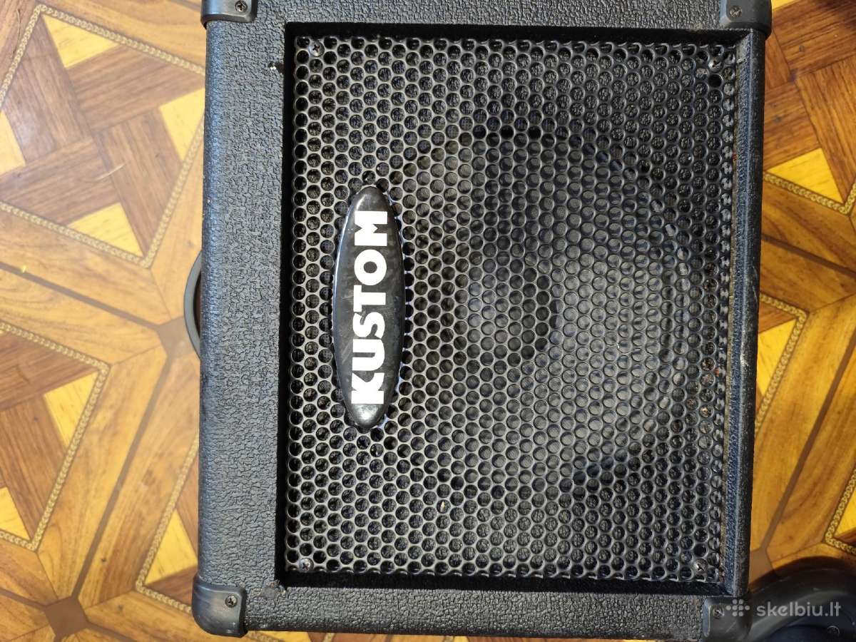Gitaros kombinuotas stiprintuvas
