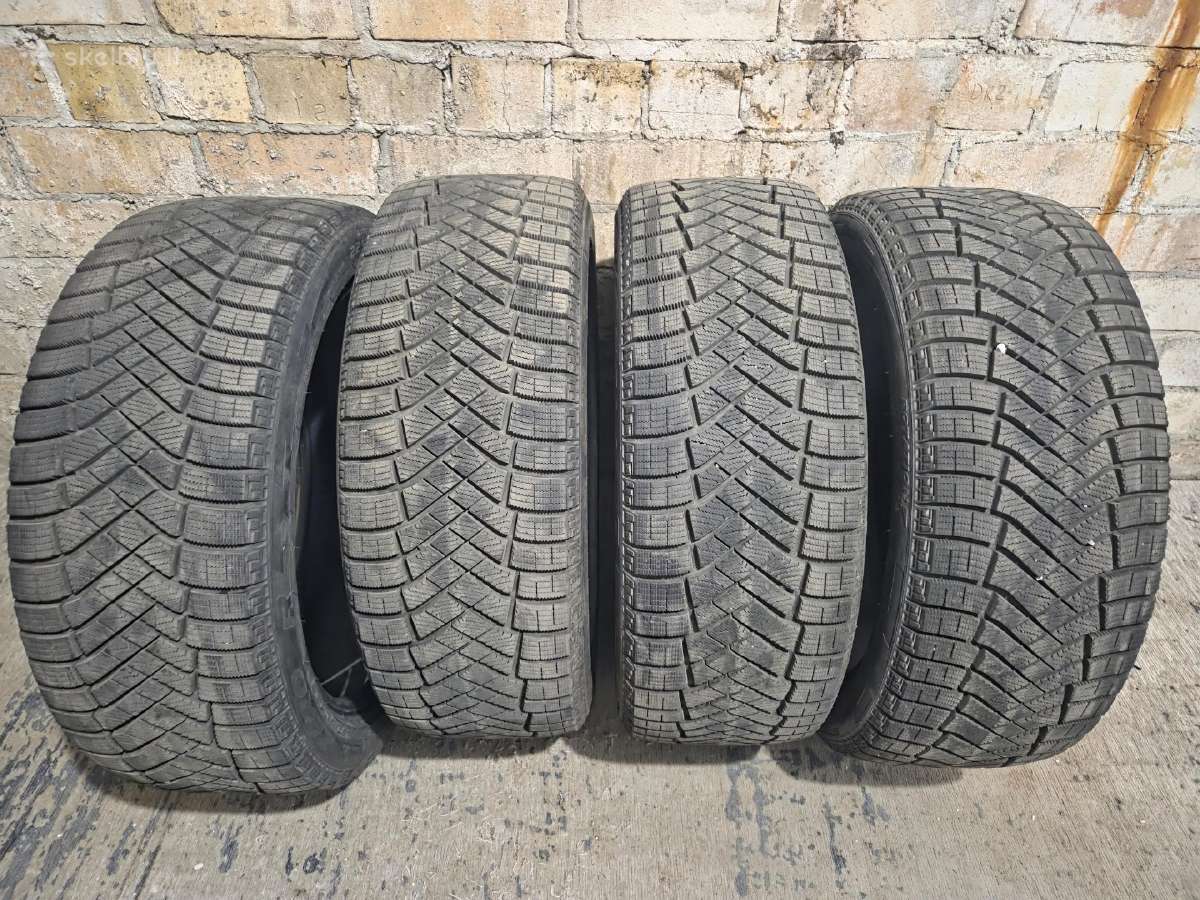 Pirelli 225/45 R19