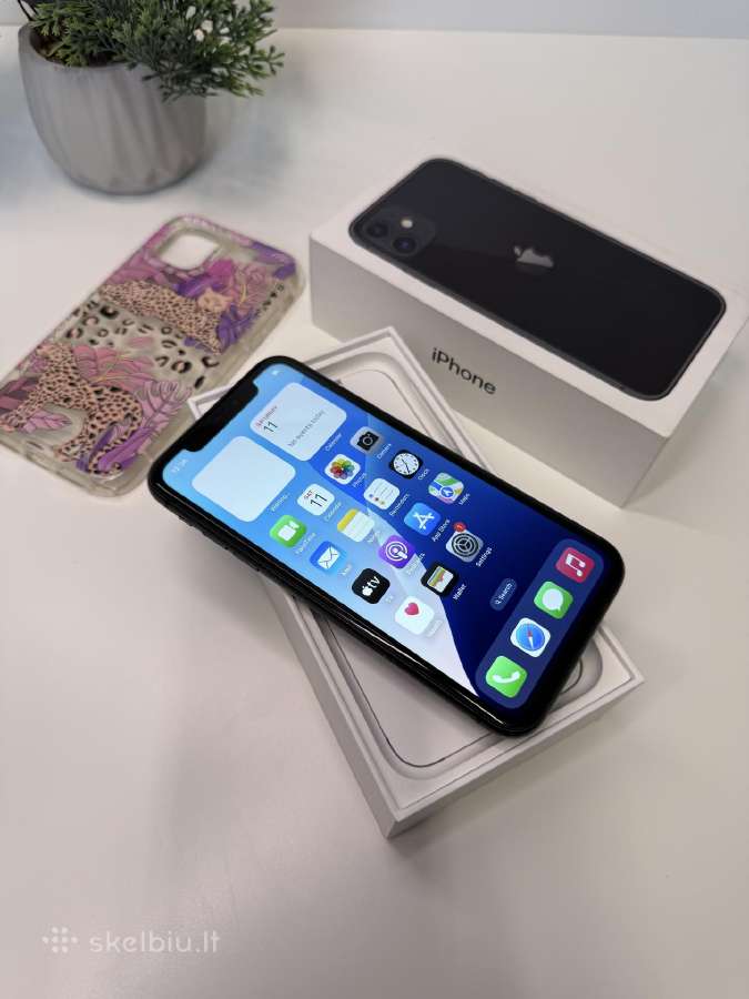 iPhone 11 64 - 93% baterija