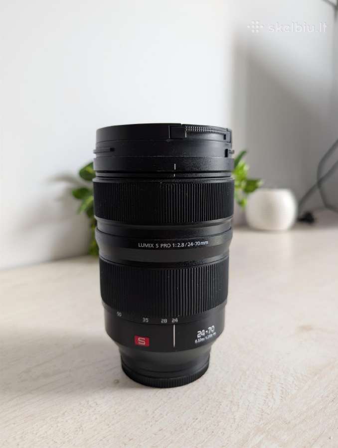 Panasonic Lumix S Pro 24-70mm F2.8