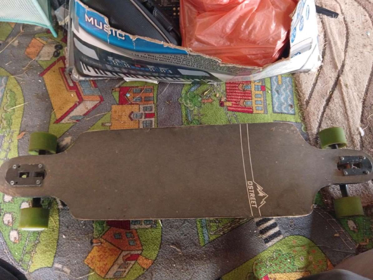 D-street „drop through“ tipo longboard