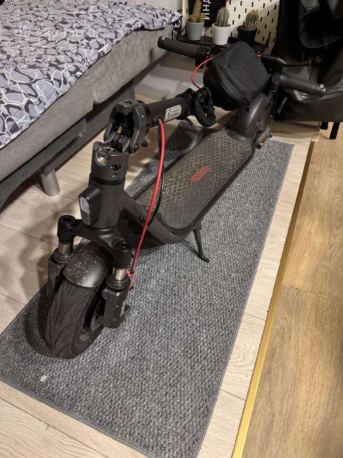 Parduodu ninebot f2 pro 2 elektrini paspirtuka