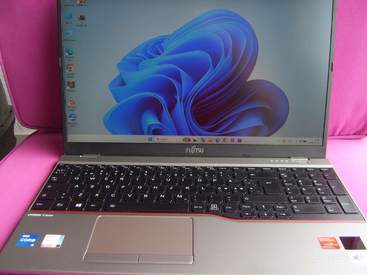 Fujitsu U7511, i5-1135g7/16/512/15,6"fhd Ips